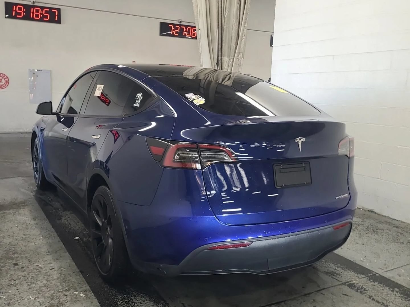 Used 2022 Tesla Model Y Long Range AWD/4WD image 4