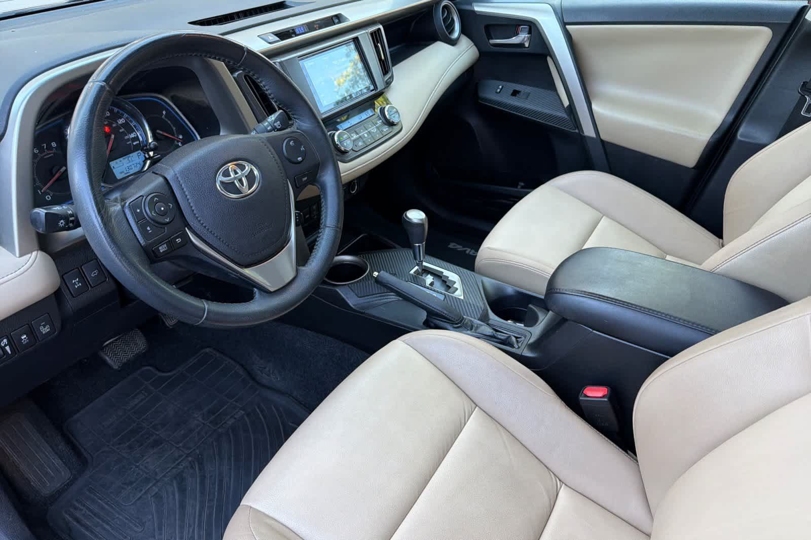 Used 2014 Toyota RAV4 Limited w/ Technology Package AWD/4WD image 13