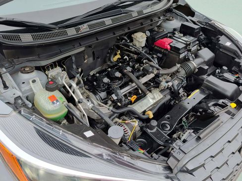 Used 2021 Nissan Kicks SR FWD image 40
