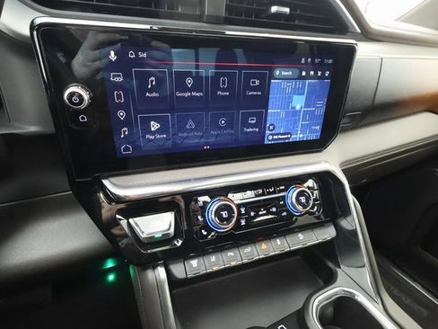 Used 2024 GMC Sierra 2500 Denali w/ Denali Reserve Package image 18