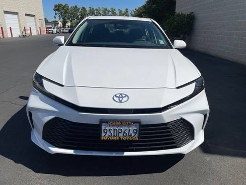 Used 2025 Toyota Camry LE AWD/4WD image 2