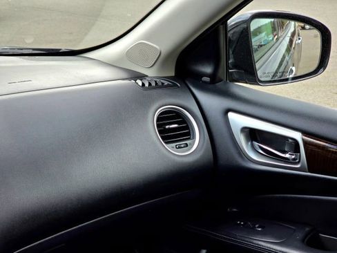 Used 2016 Nissan Pathfinder Platinum AWD/4WD image 22