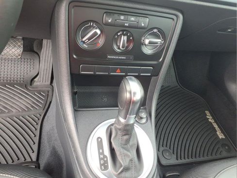 Used 2014 Volkswagen Beetle 1.8T FWD image 9
