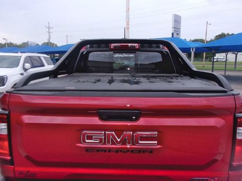 Certified 2025 GMC Canyon AT4 w/ Nightfall Edition AWD/4WD image 17