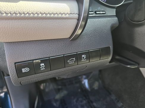 Used 2021 Toyota Camry SE image 19