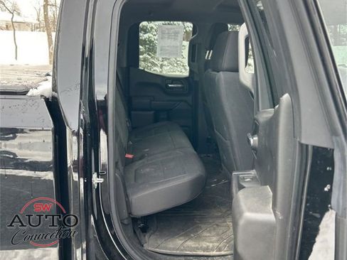 Used 2022 Chevrolet Silverado 1500 Custom w/ Safety Confidence Package image 9