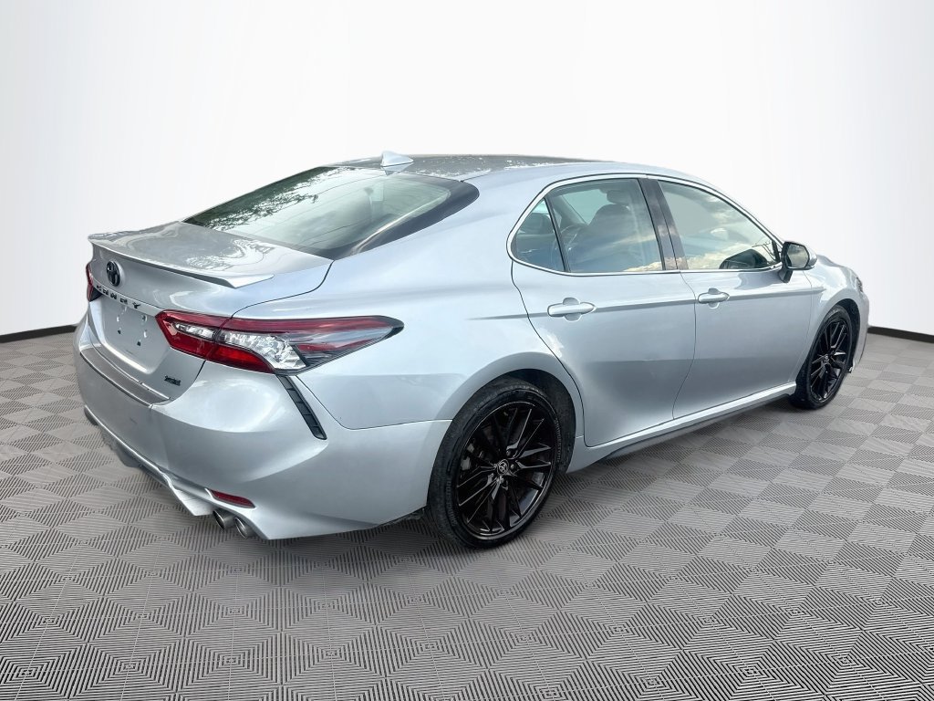 Used 2022 Toyota Camry XSE FWD image 6