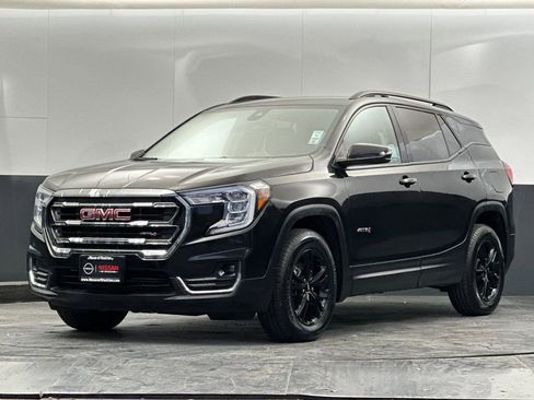 Used 2023 GMC Terrain AT4 image 7