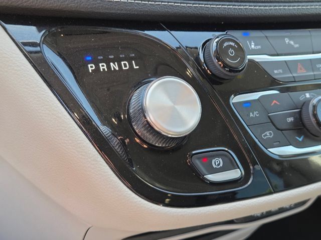 Used 2024 Chrysler Pacifica Limited FWD image 24