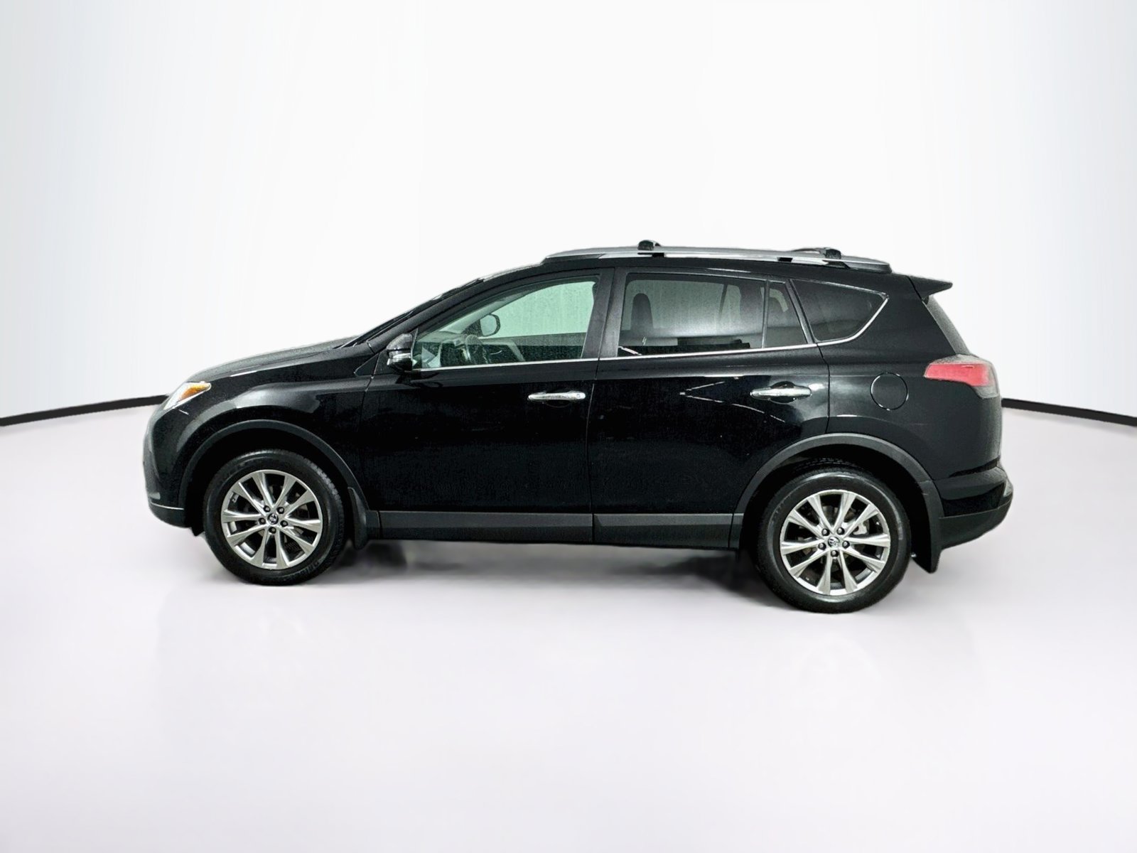 Used 2018 Toyota RAV4 Limited w/ All Weather Liner Package AWD/4WD image 4