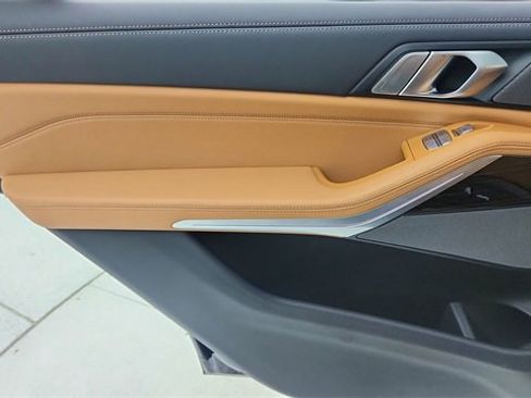 Used 2025 BMW X7 xDrive40i w/ Executive Package image 36