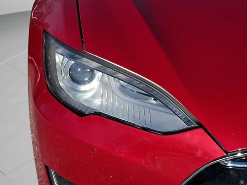 Used 2016 Tesla Model S 85D image 30