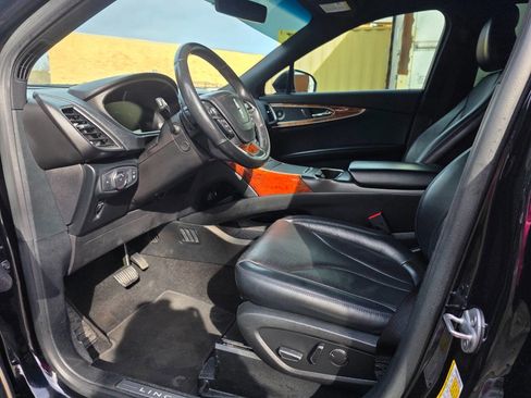 Used 2019 Lincoln Nautilus Reserve image 13