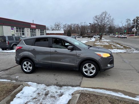 Used 2014 Ford Escape SE image 4