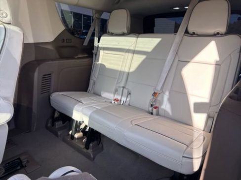 Used 2022 GMC Yukon XL Denali image 37