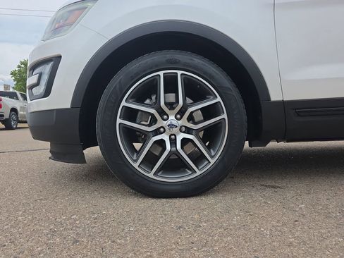 Used 2017 Ford Explorer Sport w/ Equipment Group 401A AWD/4WD image 27