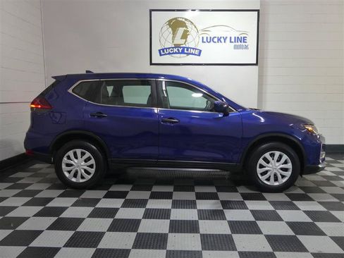 Used 2020 Nissan Rogue S AWD/4WD image 6
