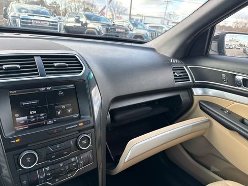 Used 2016 Ford Explorer XLT w/ Equipment Group 202A image 23
