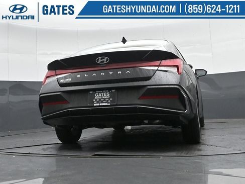 New 2026 Hyundai Elantra SE image 31
