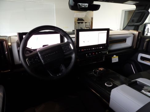 Used 2024 GMC Hummer EV 2X image 13