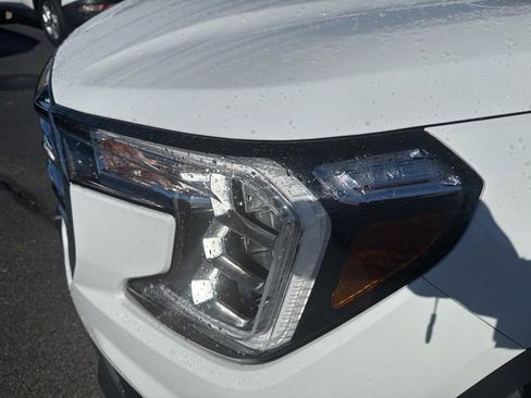 Used 2023 GMC Terrain SLT image 13