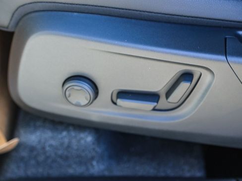 New 2026 Volvo XC40 B5 Core image 21