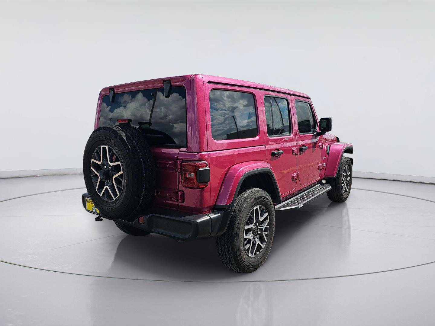 Used 2024 Jeep Wrangler Unlimited Sahara AWD/4WD image 5