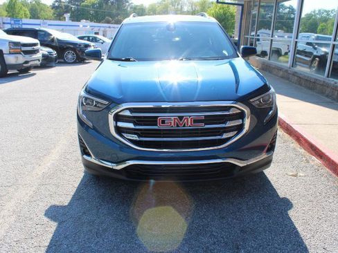 Used 2021 GMC Terrain SLT image 2