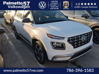 Used 2023 Hyundai Venue Limited FWD video 1