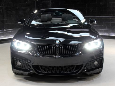 Used 2019 BMW 230i Convertible w/ M Sport Package image 10