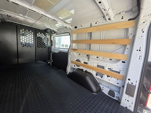 Used 2025 Ford Transit 250 Low Roof w/ Exterior Upgrade Package RWD image 11