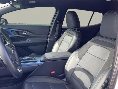 Used 2024 Chevrolet Equinox EV LT image 24