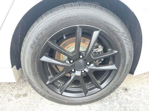 Used 2019 Ford Fusion SE image 27