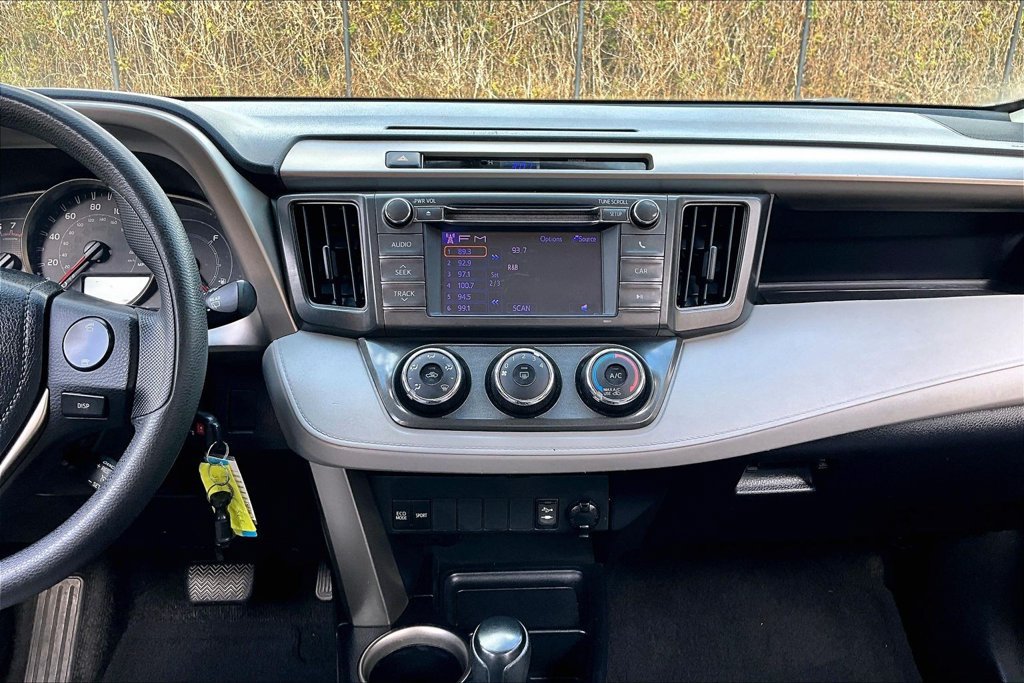 Used 2013 Toyota RAV4 LE FWD image 41