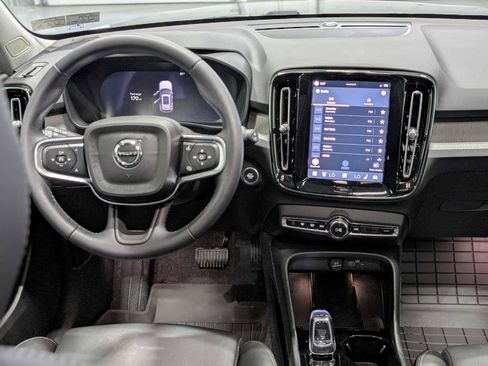 Used 2026 Volvo XC40 B5 Plus w/ Protection Package Premier AWD/4WD image 18