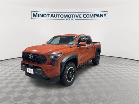 Used 2025 Toyota Tacoma TRD Off-Road w/ TRD Off Road Upgrade Package AWD/4WD image 4