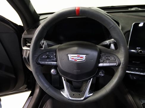 Used 2021 Cadillac CT4 V image 41