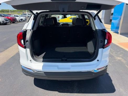 Used 2022 GMC Terrain SLT FWD image 7
