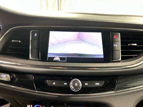 Used 2021 Buick Enclave Essence FWD image 18