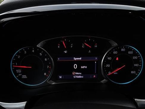 Used 2022 Chevrolet Traverse LT w/ LT Premium Package FWD image 13