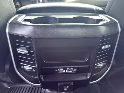Used 2022 RAM 1500 Big Horn AWD/4WD image 32