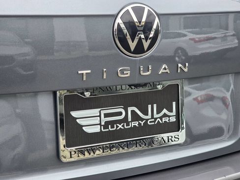 Used 2022 Volkswagen Tiguan SE FWD image 13