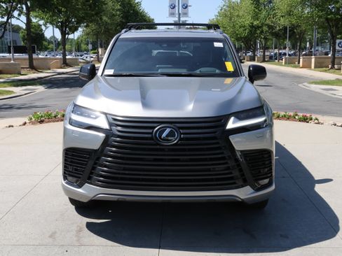 Used 2022 Lexus LX 600 4WD w/ Appearance Package image 3
