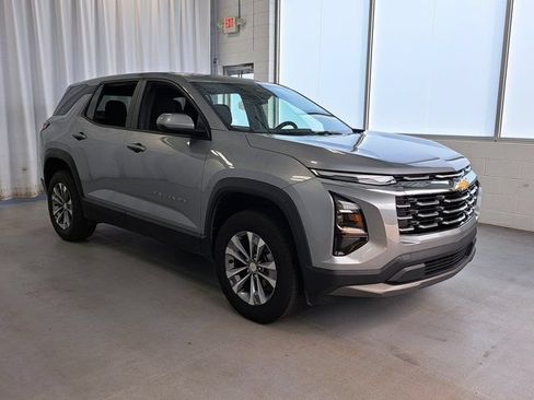 Used 2025 Chevrolet Equinox LT FWD image 4