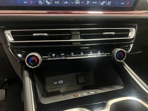 New 2026 Chevrolet Traverse RS AWD/4WD image 9