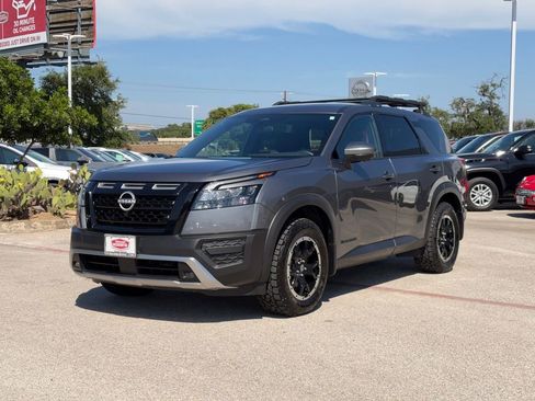 Used 2025 Nissan Pathfinder Rock Creek AWD/4WD image 7