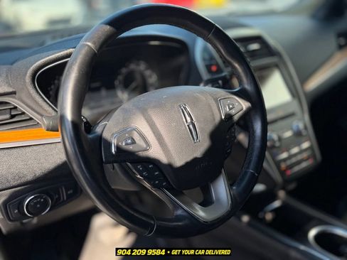 Used 2019 Lincoln MKC Select w/ Select Plus Package FWD image 11