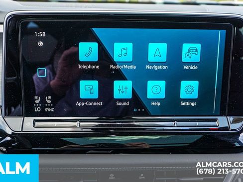 Used 2025 Volkswagen Atlas Cross Sport SE image 34