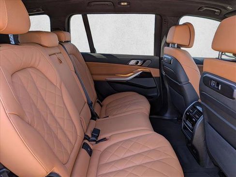 Certified 2026 BMW X7 xDrive40i w/ M Sport Package image 21