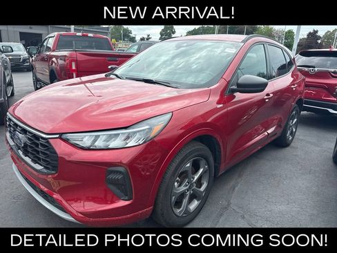 Used 2024 Ford Escape ST-Line w/ Tech Pack #1 AWD/4WD image 2